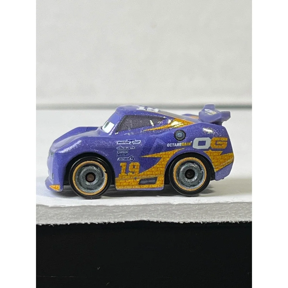 Disney Pixar Cars Mini Racers Lightning McQueen Luigi Bobby Swift Mattel Diecast